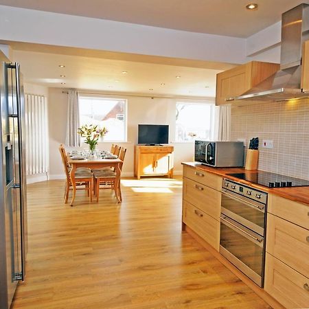 Whitby Spacious Rugby Field Cottage With Off-Street Parking And Ev Fast Point For Electric Cars Exteriér fotografie