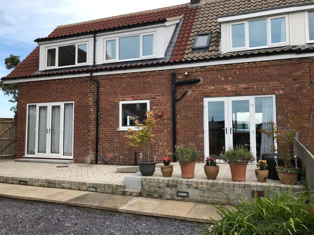 Whitby Spacious Rugby Field Cottage With Off-Street Parking And Ev Fast Point For Electric Cars Exteriér fotografie