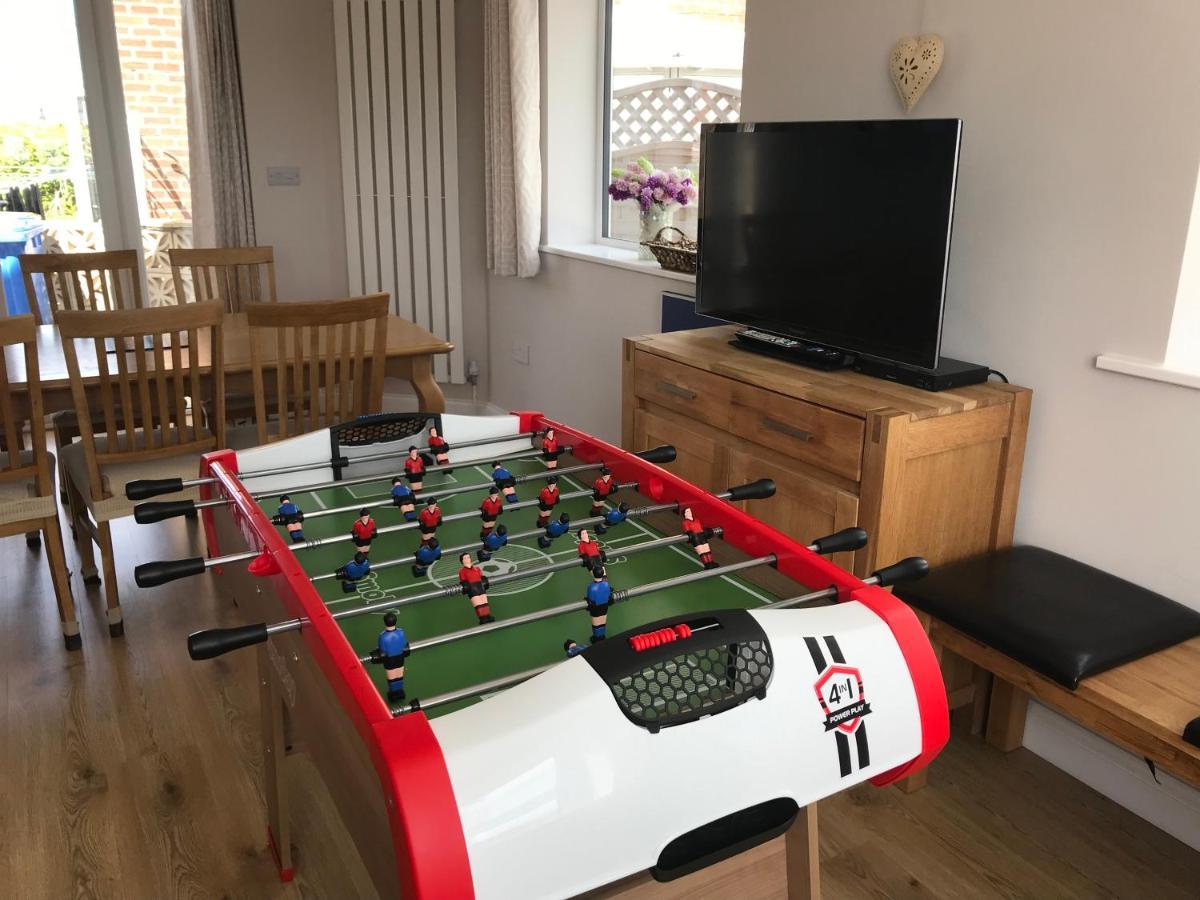 Whitby Spacious Rugby Field Cottage With Off-Street Parking And Ev Fast Point For Electric Cars Exteriér fotografie